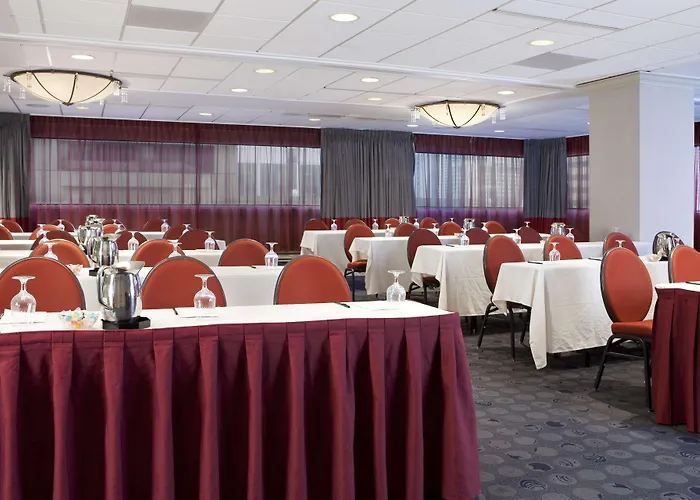 Hampton Downtown/magnificent Mile 3*