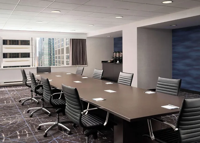 Hampton Downtown/magnificent Mile Hotel 3*